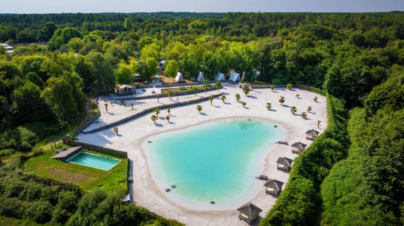 cocktail privé sur plage de sable blanc dans les landes